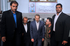 بازدید لاریجانی از حوزه انتخابی در حرم حضرت عبدالعظيم